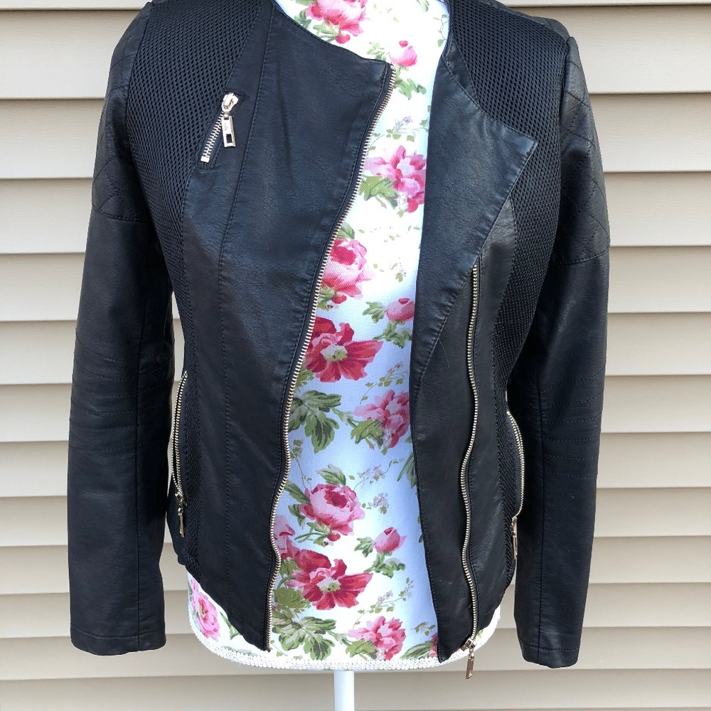 Forever 21 Faux Leather Moto Jacket Size Small